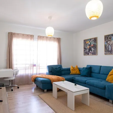 Apartment Spacious And Bright Summa Haus